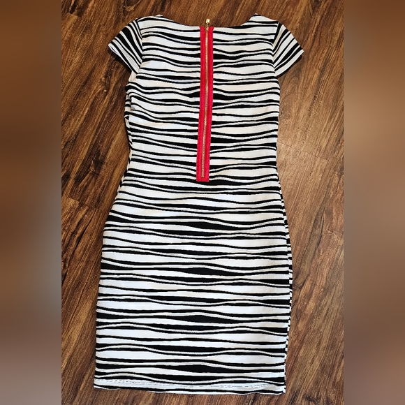 Frank Lyman dress - Picture 2 of 3